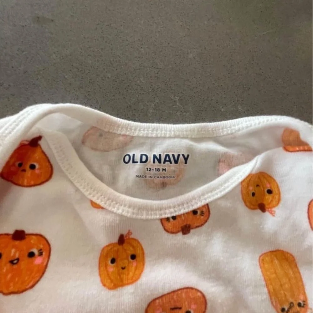 Girl/Unisex 12-18M Fall/Halloween Clothing Bundle (most 18M)
